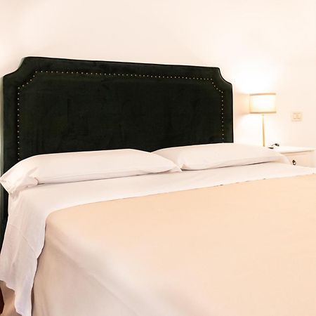 Charme & Chic San Giacomo ローマ エクステリア 写真