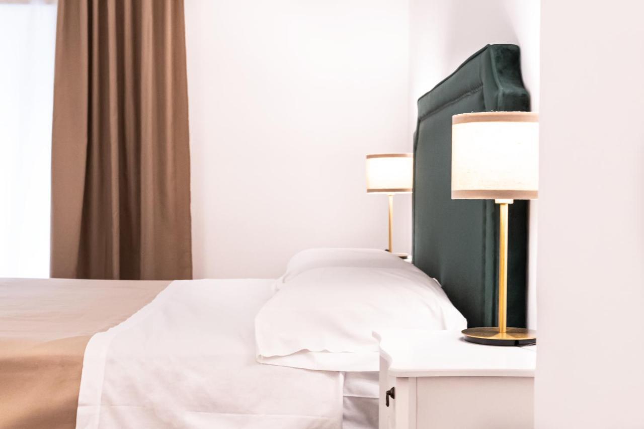 Charme & Chic San Giacomo ローマ エクステリア 写真
